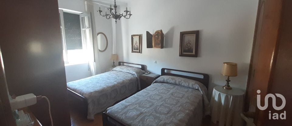 Casa 10 habitaciones de 300 m² en La Bañeza (24750)