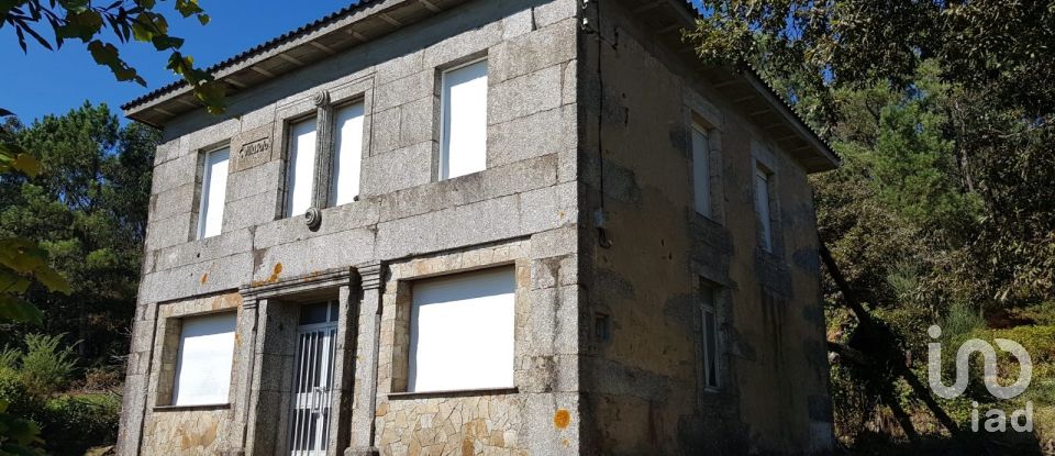 Country home 3 bedrooms of 200 m² in Val do Dubra (15873)