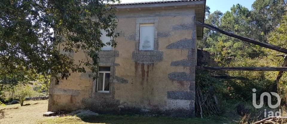 Country home 3 bedrooms of 200 m² in Val do Dubra (15873)