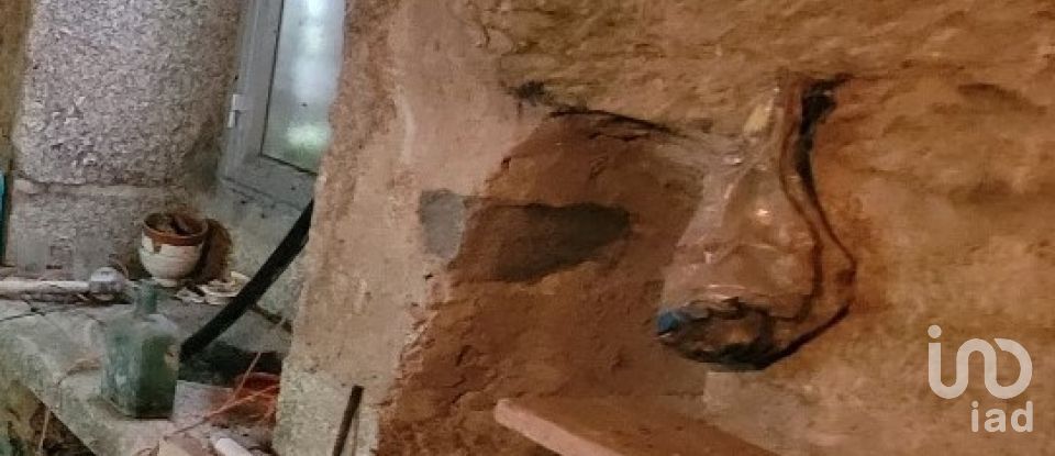 Country home 3 bedrooms of 200 m² in Val do Dubra (15873)