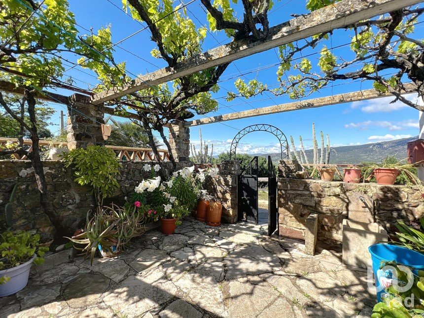 Country home 5 bedrooms of 200 m² in Bolonia (11391)