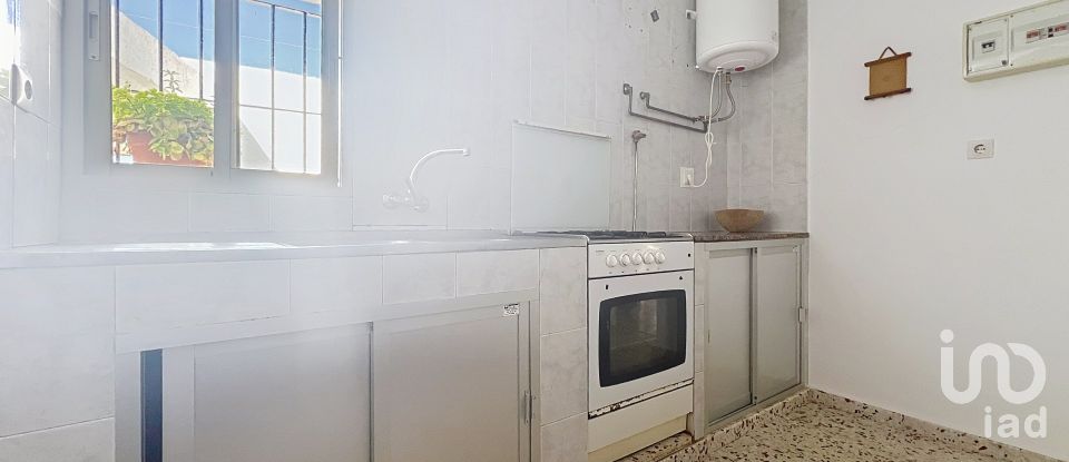 Country home 5 bedrooms of 200 m² in Bolonia (11391)