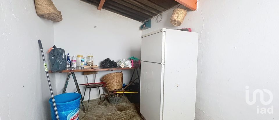 Country home 5 bedrooms of 200 m² in Bolonia (11391)