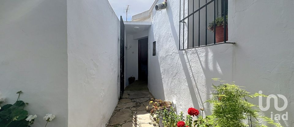 Country home 5 bedrooms of 200 m² in Bolonia (11391)