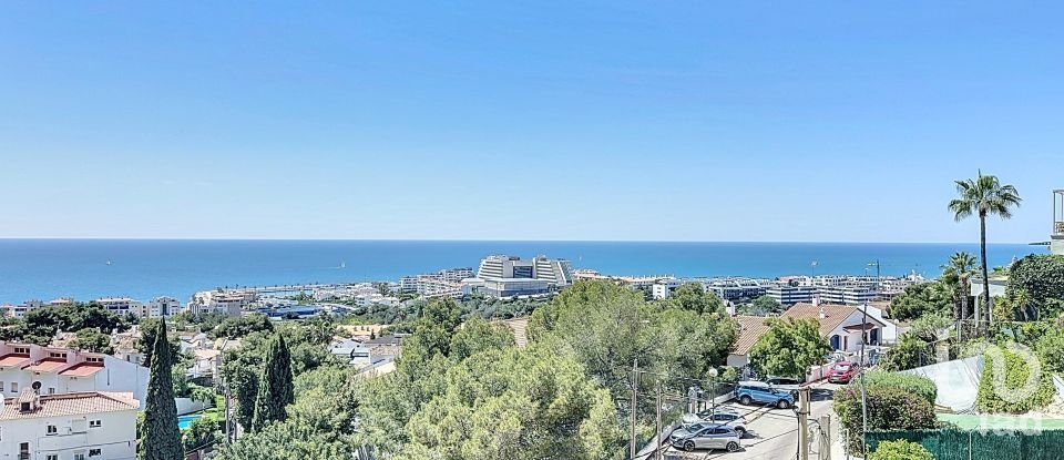 Appartement en maison 5 chambres de 245 m² à Sitges (08870)