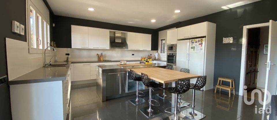 Apartment in house  6 bedrooms of 570 m² in Sant Cugat del Vallès (08197)