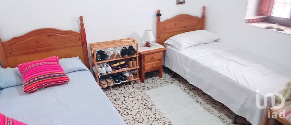 Varias superficies 3 habitaciones de 126 m² en Tarifa (11380)