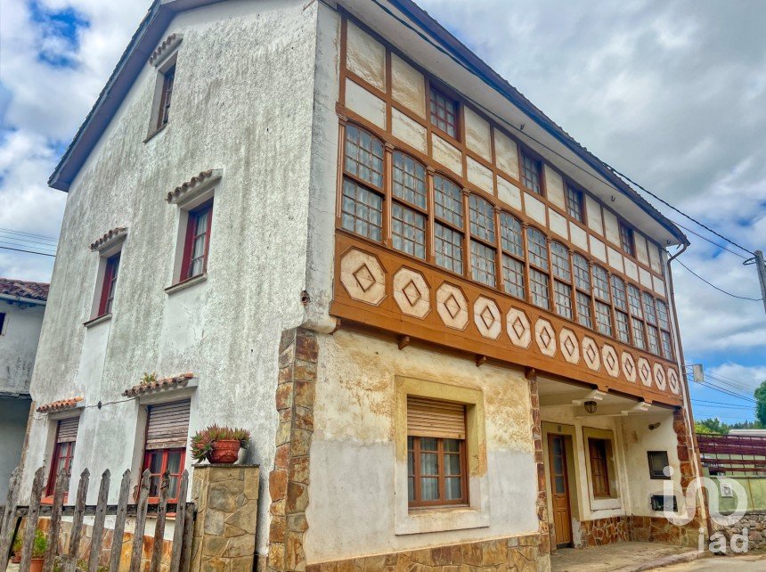 Maison de village 12 chambres de 515 m² à Moire (33456)