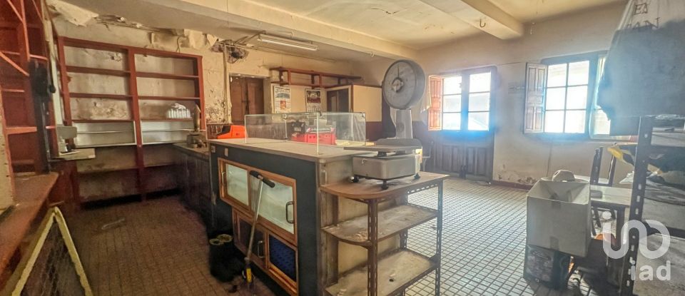 Maison de village 12 chambres de 515 m² à Moire (33456)