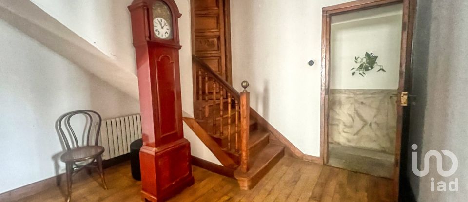 Maison de village 12 chambres de 515 m² à Moire (33456)