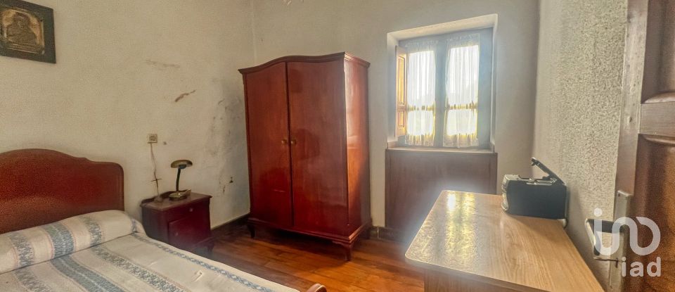 Maison de village 12 chambres de 515 m² à Moire (33456)