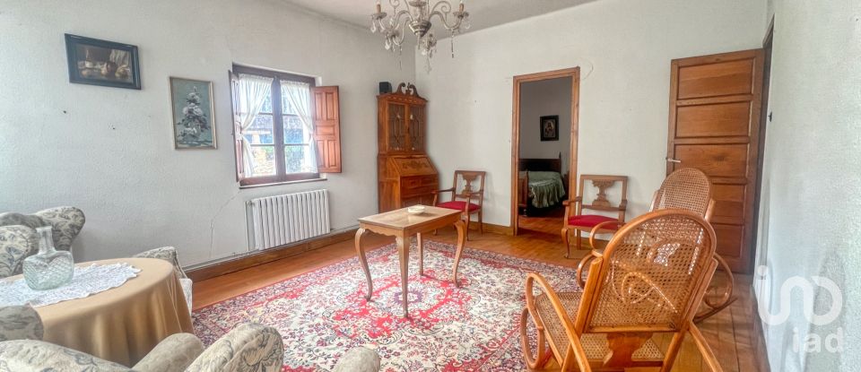 Maison de village 12 chambres de 515 m² à Moire (33456)