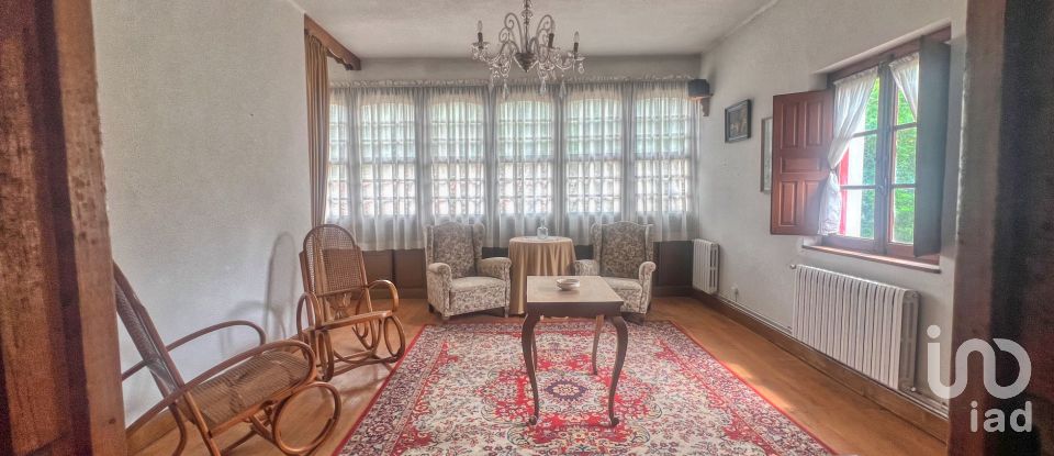 Maison de village 12 chambres de 515 m² à Moire (33456)