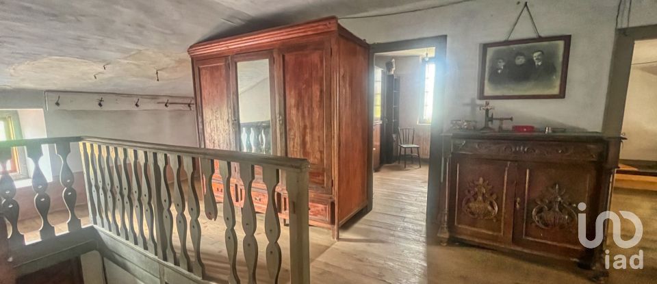 Maison de village 12 chambres de 515 m² à Moire (33456)