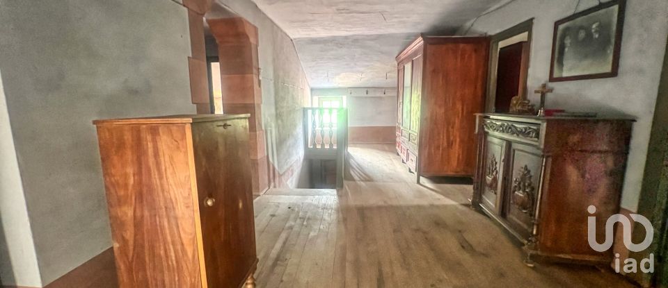 Maison de village 12 chambres de 515 m² à Moire (33456)