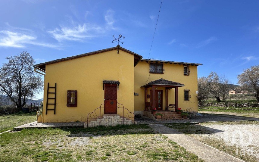 House 5 bedrooms of 4,300 m² in Salas de Pallars (25693)