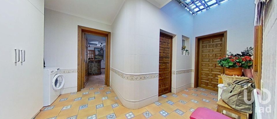 Cottage 5 bedrooms of 397 m² in Elx/Elche (03296)