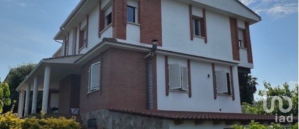 Casa 6 habitaciones de 200 m² en Corbera de Llobregat (08757)