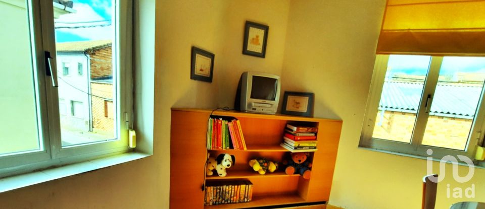 Casa 7 habitaciones de 422 m² en La Ercina (24870)