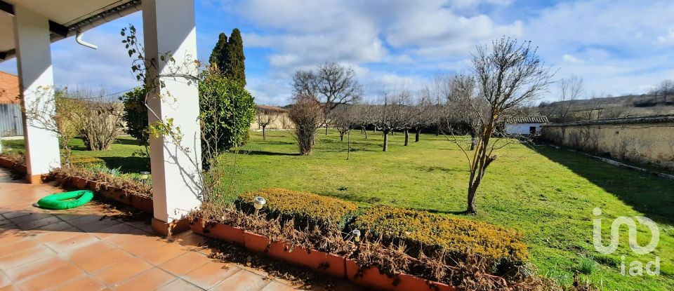 Casa 7 habitaciones de 422 m² en La Ercina (24870)