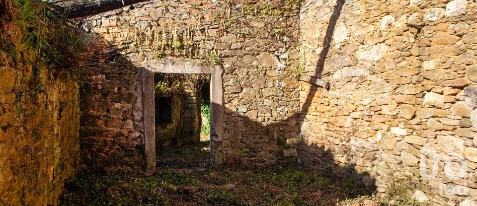 House 4 bedrooms of 206 m² in Magalofes (15509)