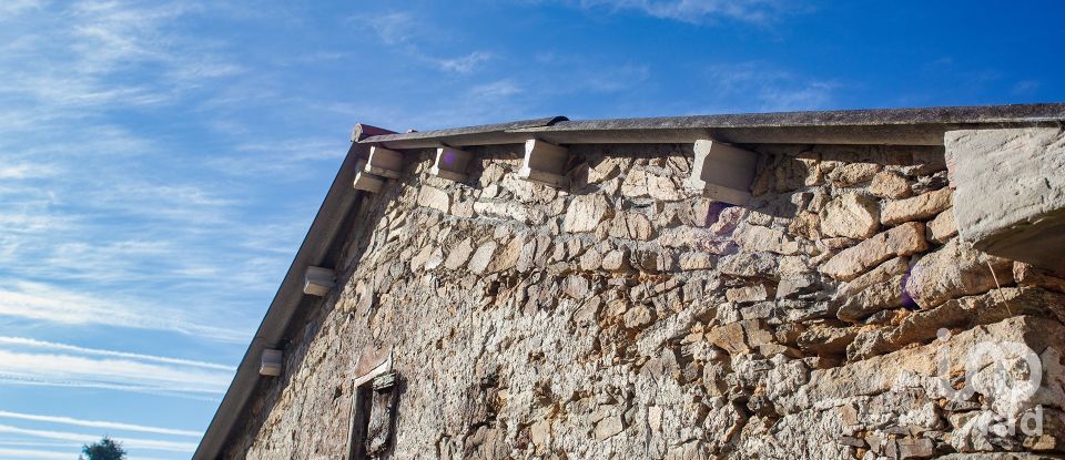 House 4 bedrooms of 206 m² in Magalofes (15509)