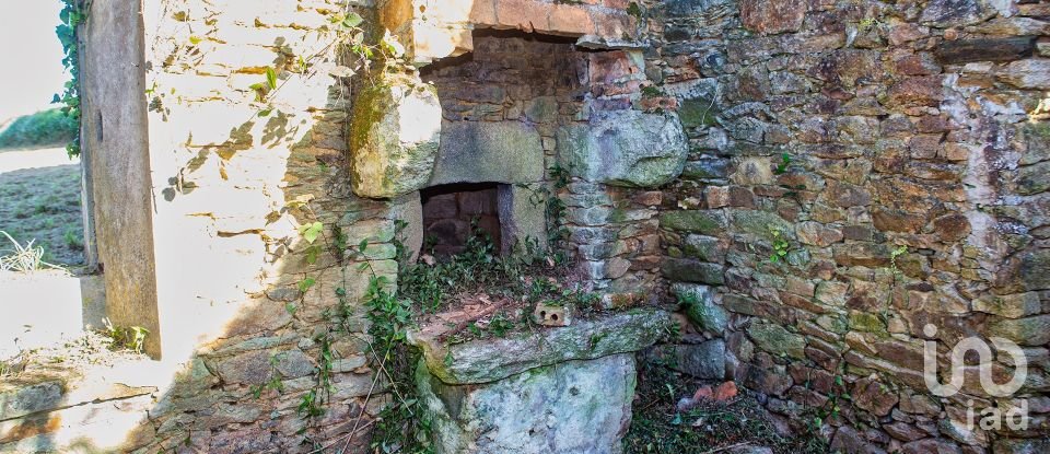 House 4 bedrooms of 206 m² in Magalofes (15509)