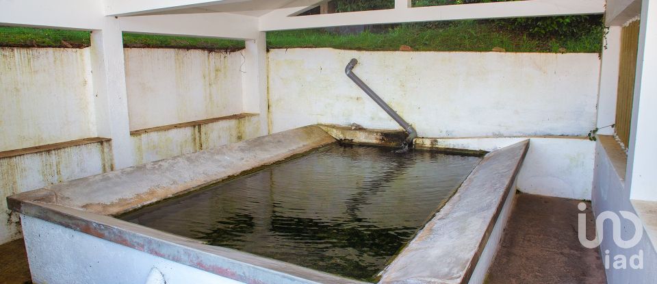 House 4 bedrooms of 206 m² in Magalofes (15509)