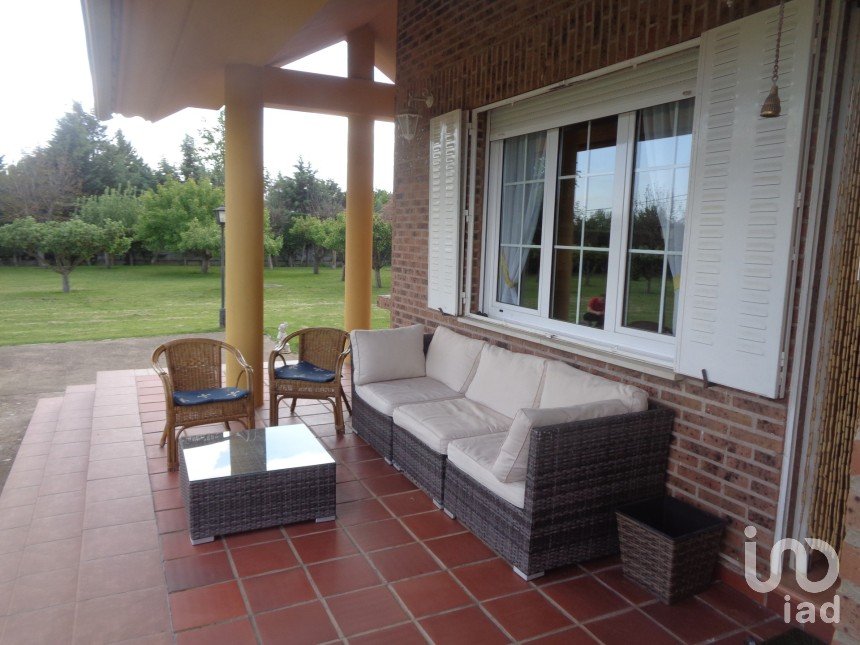 Apartment in house  6 bedrooms of 220 m² in Villaverde de Abajo (24890)