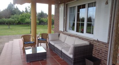 Apartment in house 6 bedrooms of 220 m² in Villaverde de Abajo (24890)