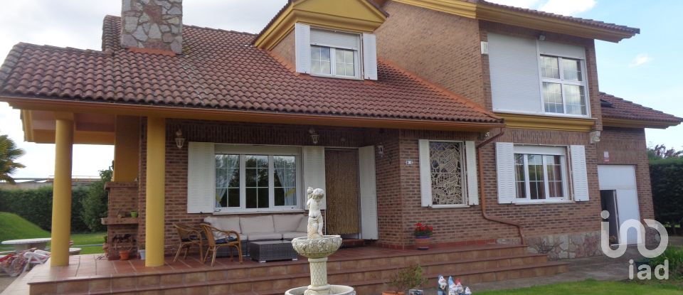 Apartment in house  6 bedrooms of 220 m² in Villaverde de Abajo (24890)