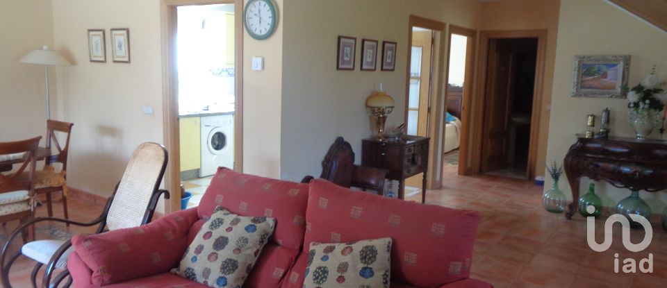 Apartment in house  6 bedrooms of 220 m² in Villaverde de Abajo (24890)
