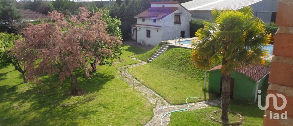 Apartment in house  6 bedrooms of 220 m² in Villaverde de Abajo (24890)