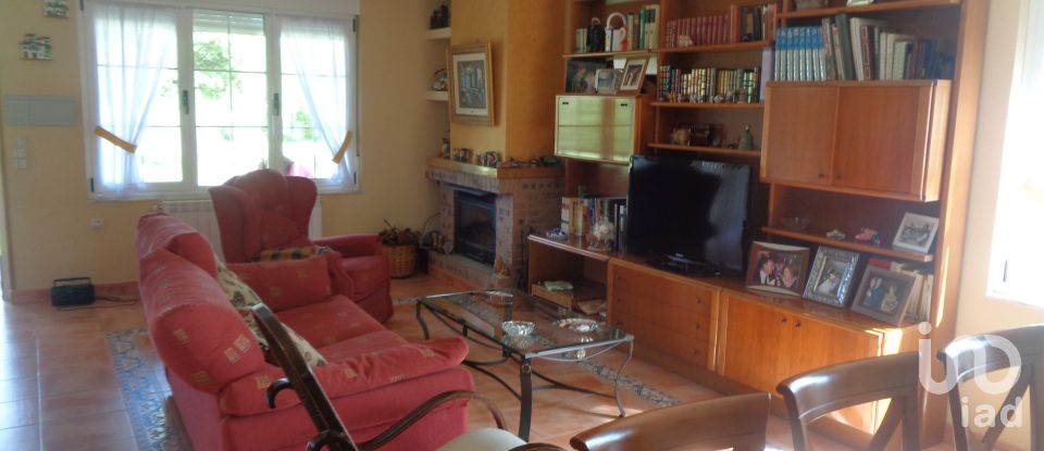 Apartment in house  6 bedrooms of 220 m² in Villaverde de Abajo (24890)