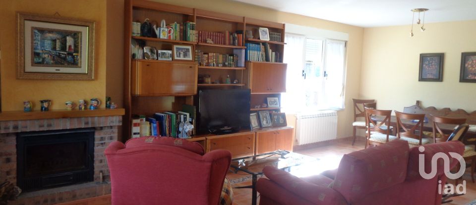 Apartment in house  6 bedrooms of 220 m² in Villaverde de Abajo (24890)