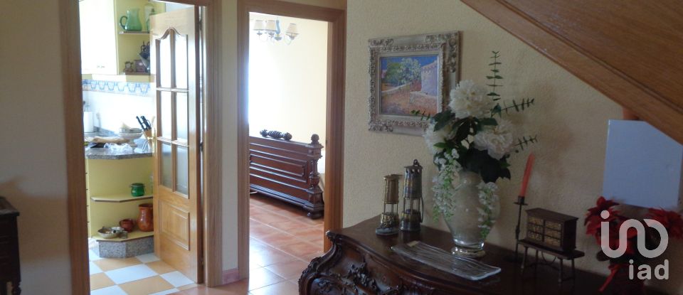 Apartment in house  6 bedrooms of 220 m² in Villaverde de Abajo (24890)