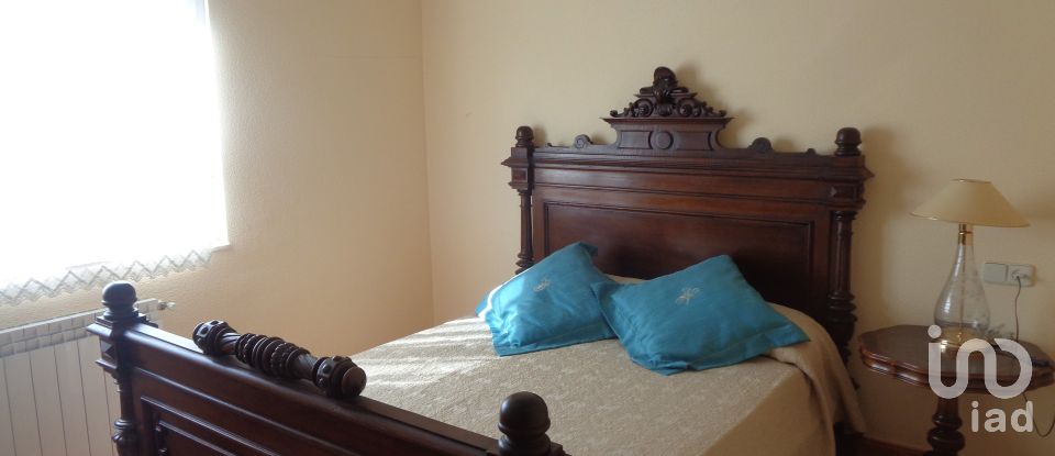 Apartment in house  6 bedrooms of 220 m² in Villaverde de Abajo (24890)