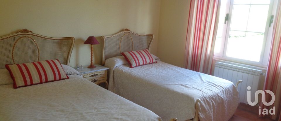 Apartment in house  6 bedrooms of 220 m² in Villaverde de Abajo (24890)