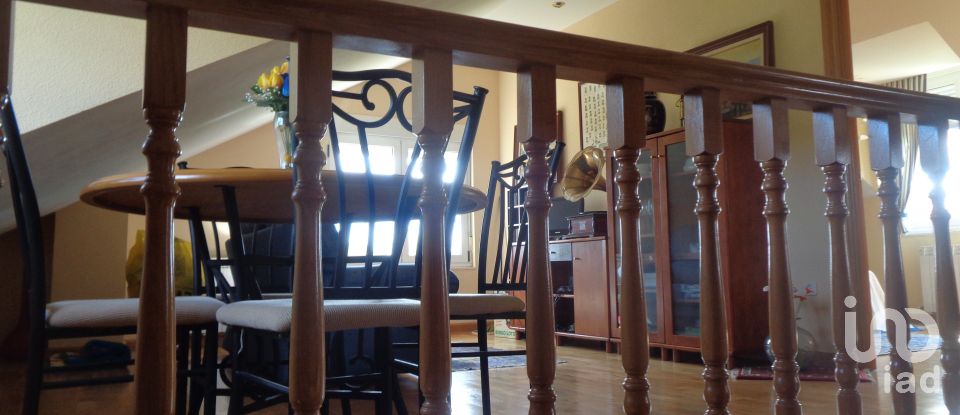 Apartment in house  6 bedrooms of 220 m² in Villaverde de Abajo (24890)