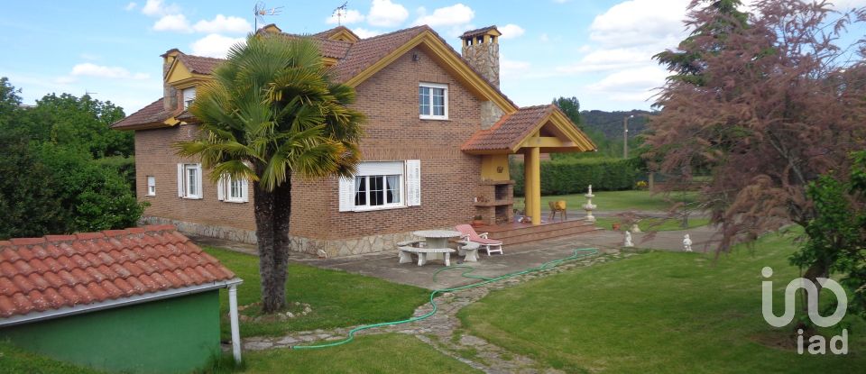 Apartment in house  6 bedrooms of 220 m² in Villaverde de Abajo (24890)