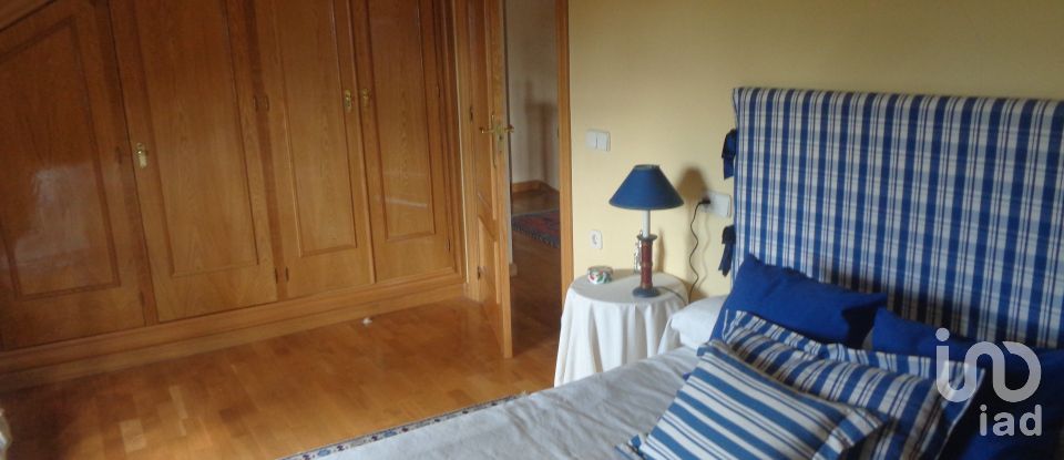 Apartment in house  6 bedrooms of 220 m² in Villaverde de Abajo (24890)