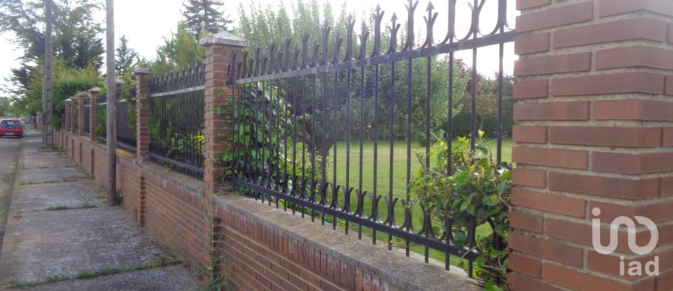 Apartment in house  6 bedrooms of 220 m² in Villaverde de Abajo (24890)