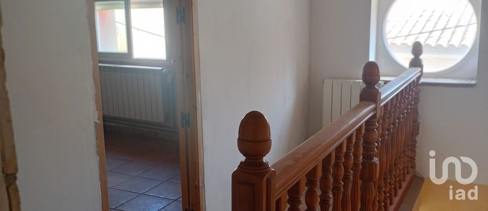 Casa 3 habitaciones de 107 m² en Aviles (30812)