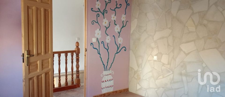 Casa 3 habitaciones de 107 m² en Aviles (30812)