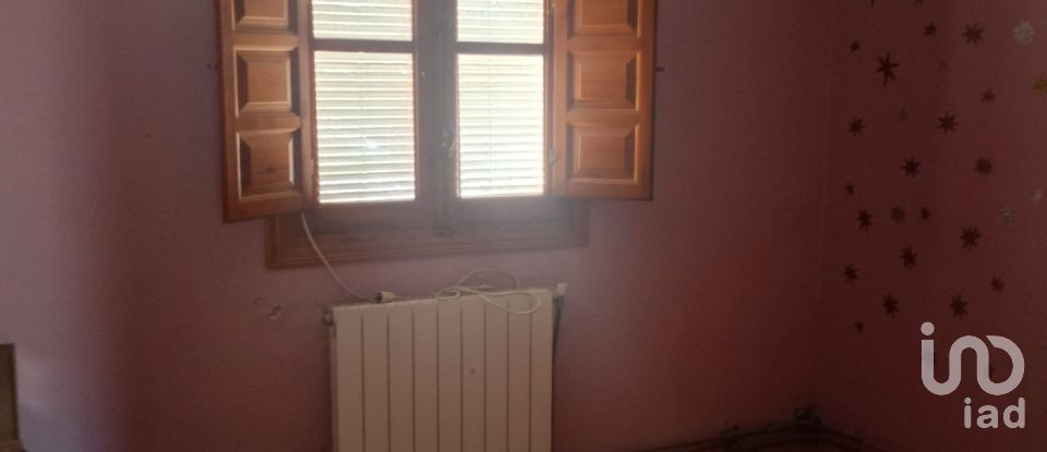 Casa 3 habitaciones de 107 m² en Aviles (30812)