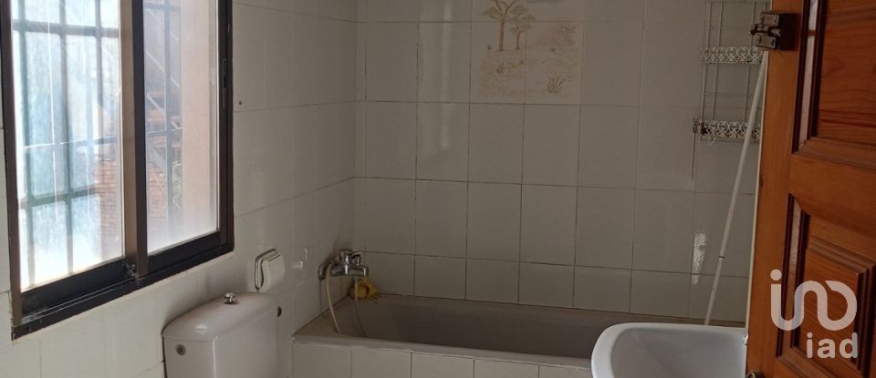 Casa 3 habitaciones de 107 m² en Aviles (30812)