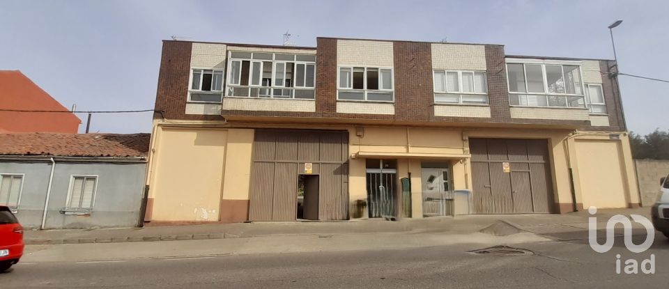 House 4 bedrooms of 376 m² in La Bañeza (24750)