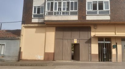 Casa 4 habitaciones de 376 m² en La Bañeza (24750)