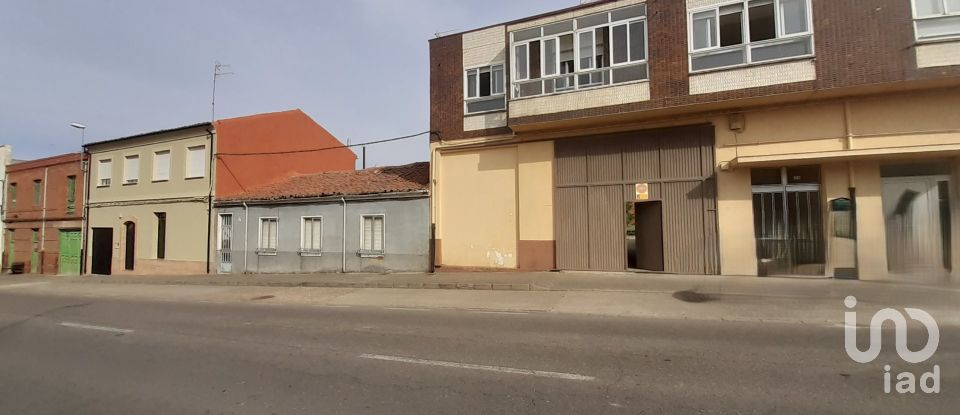 House 4 bedrooms of 376 m² in La Bañeza (24750)