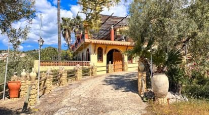 Shop / premises commercial of 557 m² in Tarbena (03518)